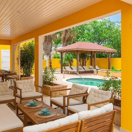 Casa Amarilla 9 Mins From The Beach